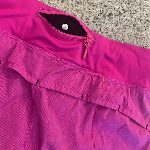 Lululemon Speed Up Low-Rise Lined Short 2.5" - Picture 2 of 2